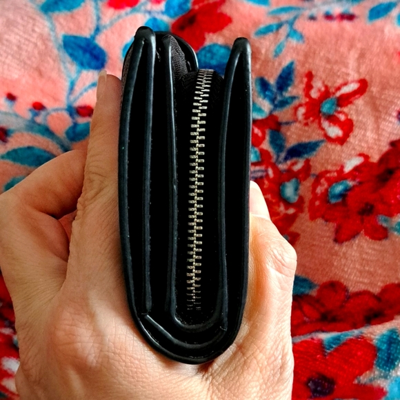 Michael Kors Medium Crossgrain Leather Wallet - Picture 6 of 10